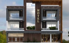 The Narendra Hotel 700M Away From The Ram Mandir